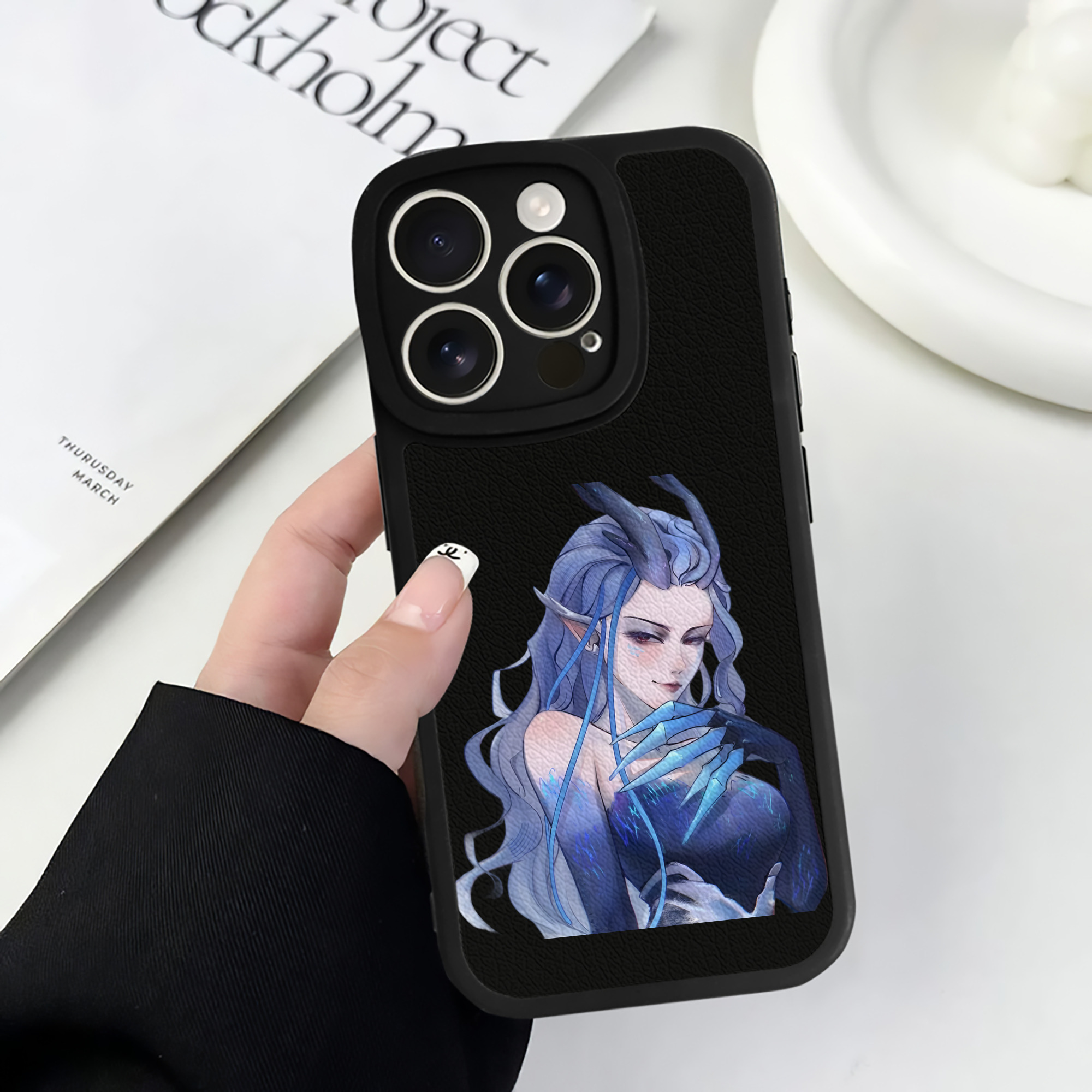 （画像用） Ne Zha 2 ナタ 魔童の大暴れ 【iPhone 16シリーズ対応】シリコンスマホケース（レザー調） 材質：シリコン